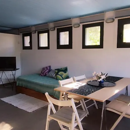 Liofyto - Stylish With Views To Foinikounda Bay Downstairs Апартаменты Kamaria (Messinia)