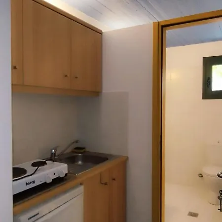 Liofyto - Stylish With Views To Foinikounda Bay Downstairs Апартаменты Kamaria (Messinia)